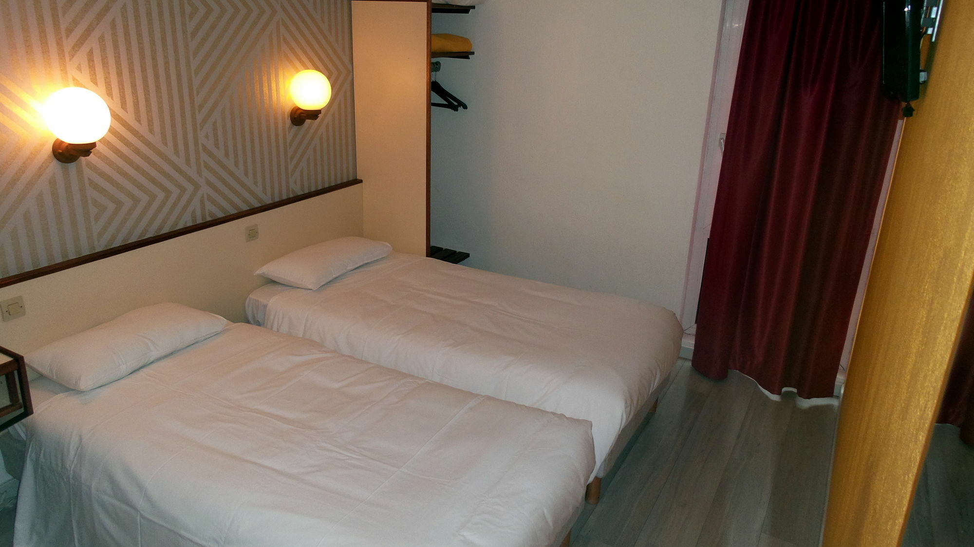 Hotel Crocus Caen Memorial Dış mekan fotoğraf